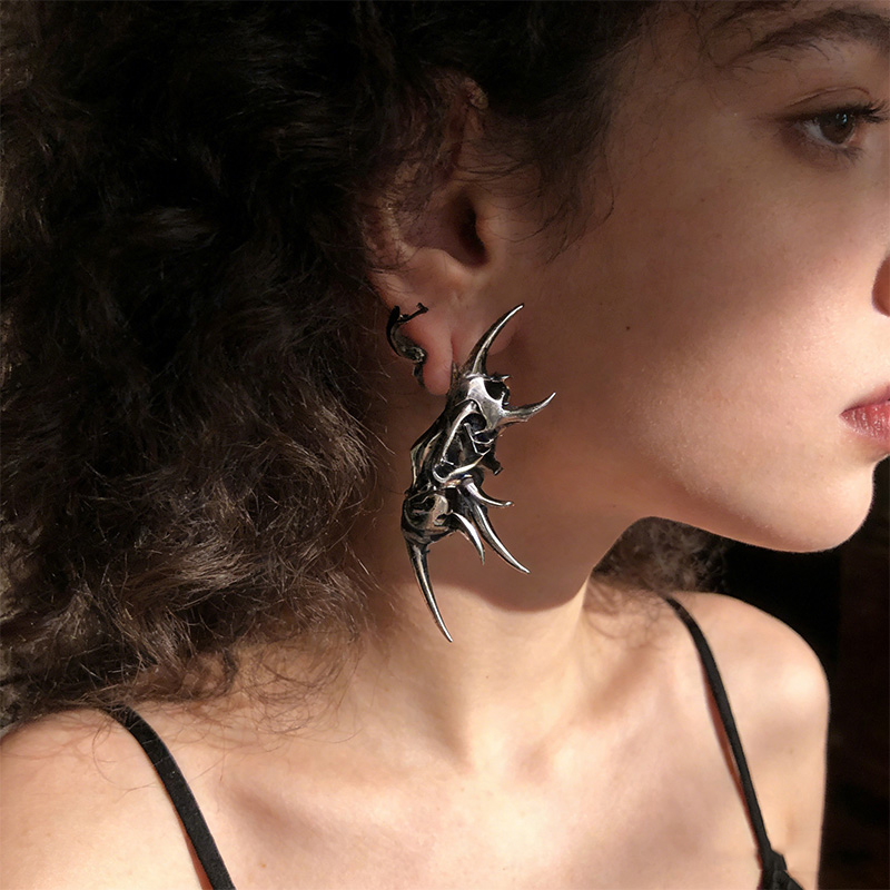 Brincos de caveira com chifre  - Women'S Fashion Edgy avaliação e preço