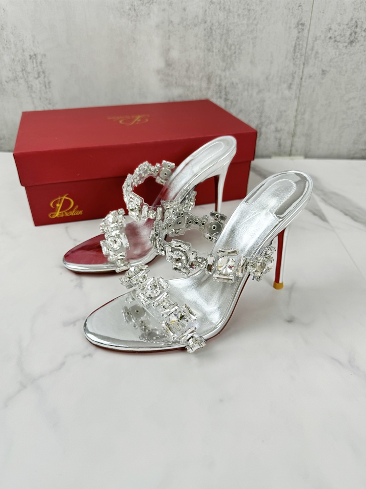 Sandálias de Diamante para Uso - Women Fashion Nova avaliação e preço