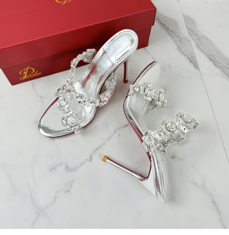 Sandálias de Diamante para Uso - Women Fashion Nova avaliação e preço