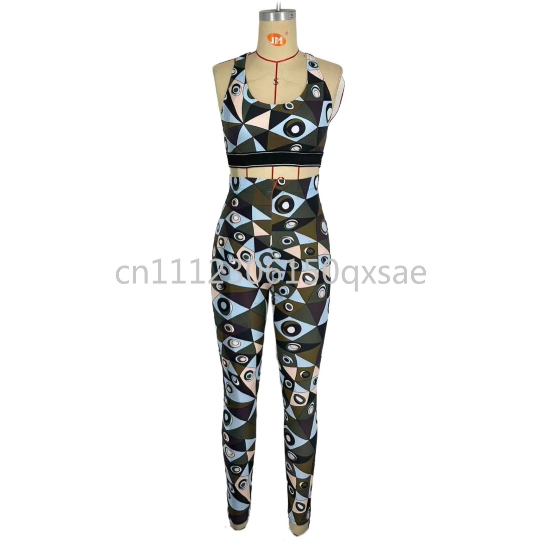 Moda Praia Feminina: Conjuntos - Women Fashion Logo Design avaliação e preço