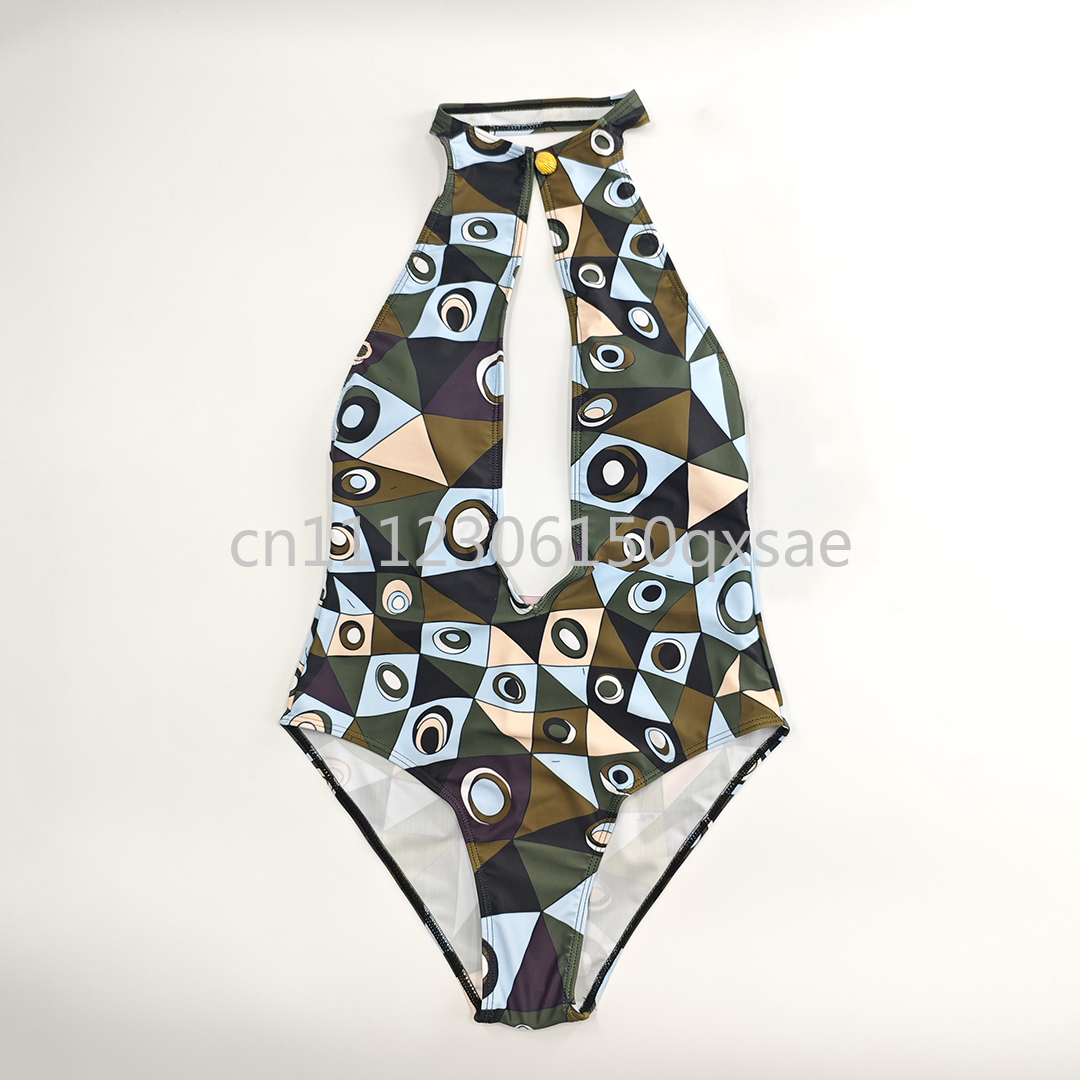 Moda Praia Feminina: Conjuntos - Women Fashion Logo Design avaliação e preço