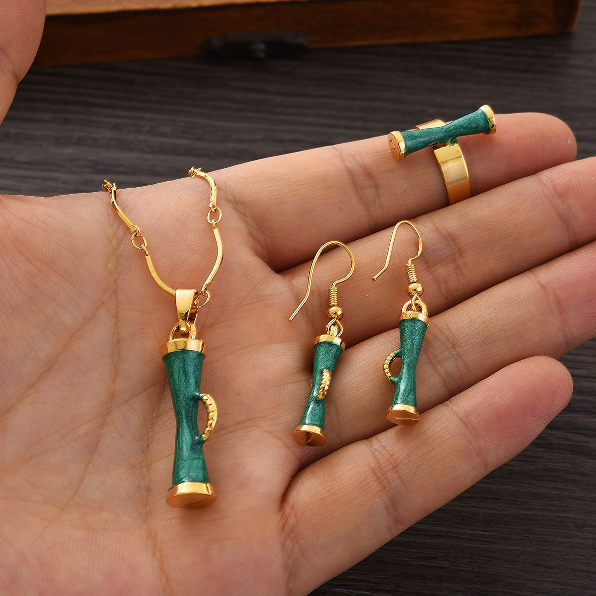 Conjunto de joias em cor doura - Women Fashion Png avaliação e preço